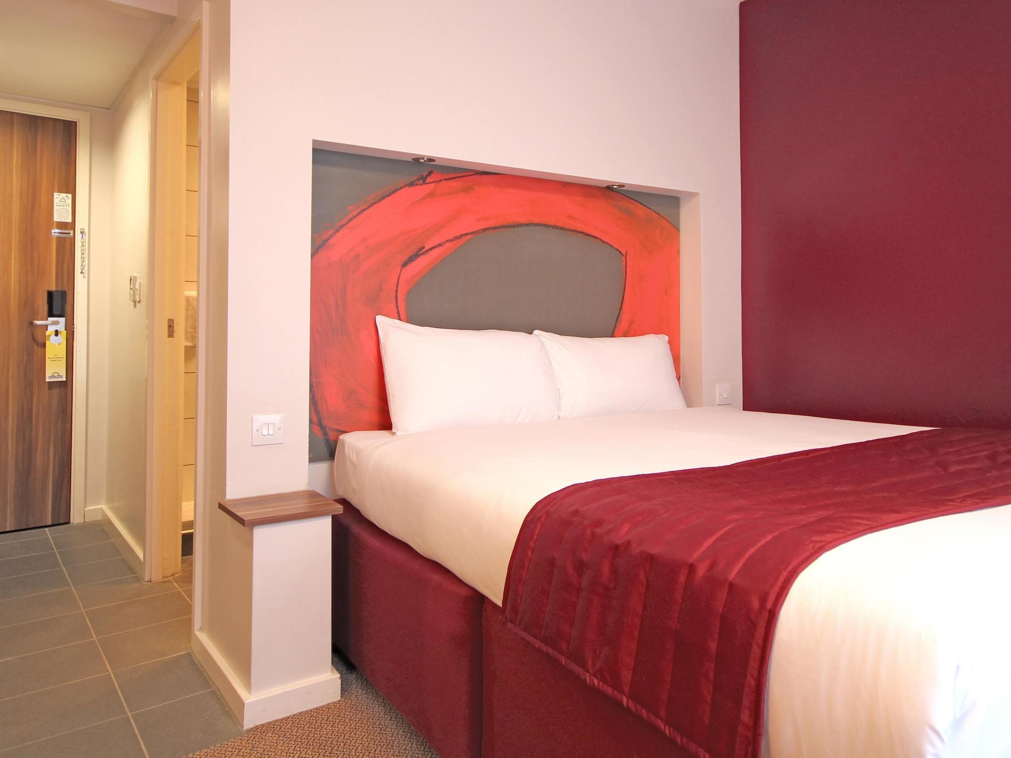 Hotel Ramada London Stansted Airport Stansted Mountfitchet Exterior foto